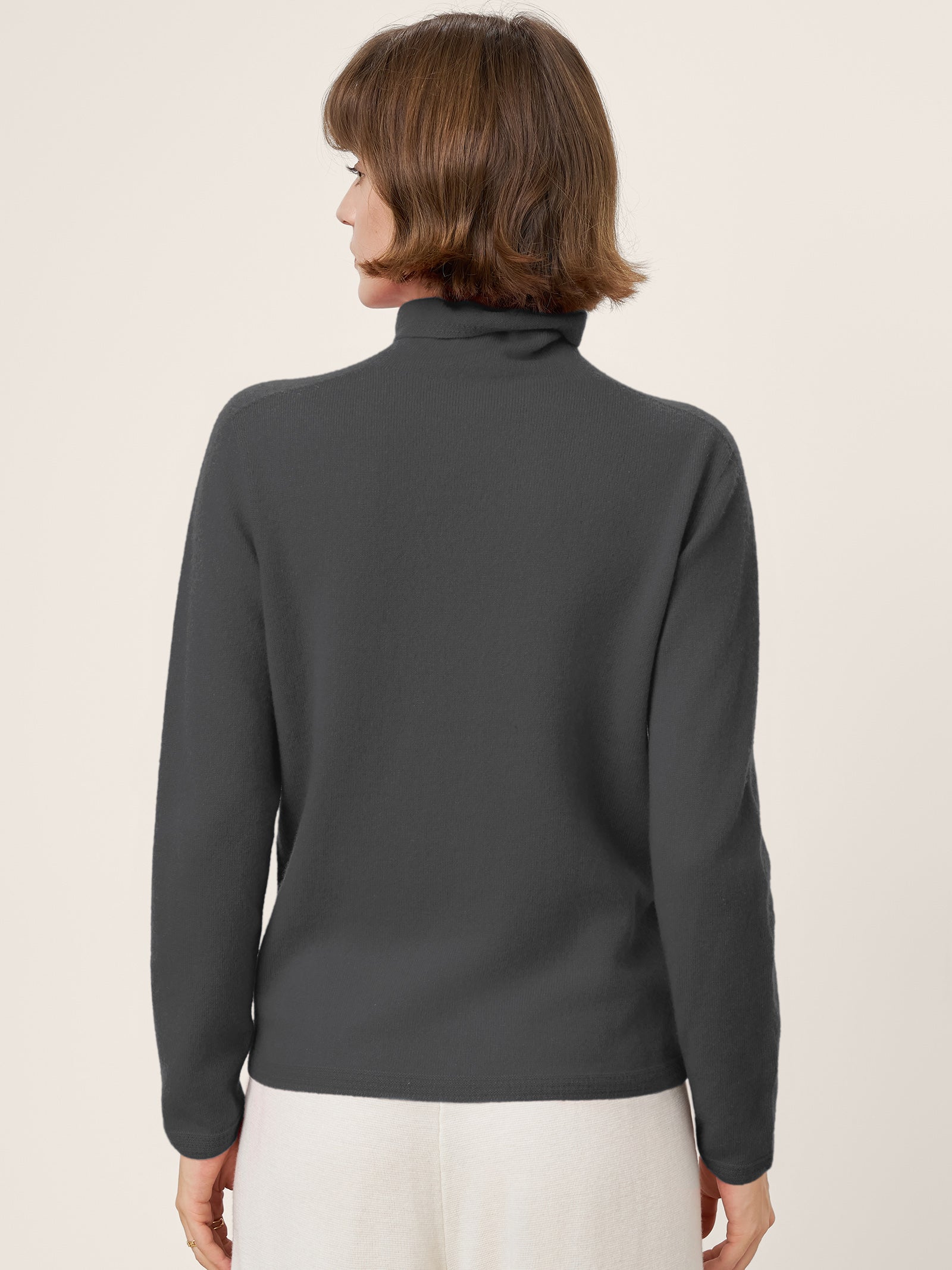 LINTICO Premium Cashmere Blend Hand-Finished Seamless Turtleneck Knit Top TOVE — feature highlight
