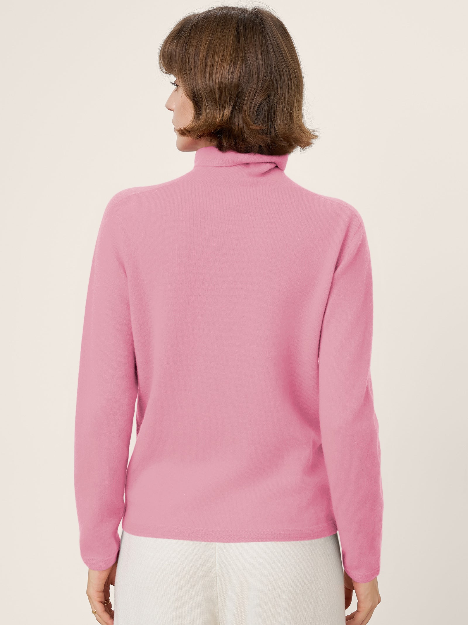 LINTICO Premium Cashmere Blend Hand-Finished Seamless Turtleneck Knit Top TOVE — fabric or material detail