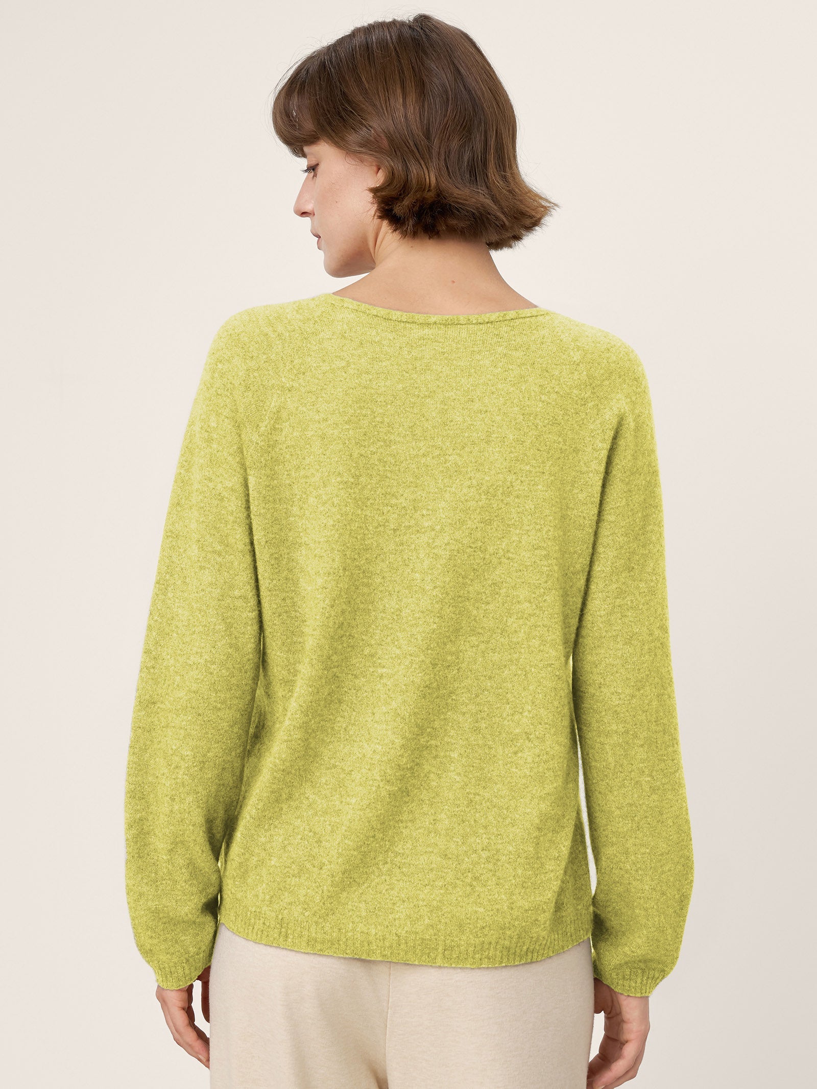 LINTICO Mongolian Cashmere & Mulberry Silk Seamless Ribbed Trim V-Neck Sweater TESSA — fabric or material detail