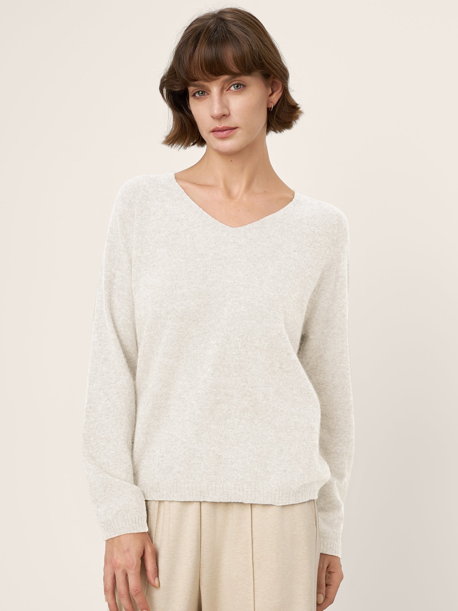 LINTICO Mongolian Cashmere & Mulberry Silk Seamless Ribbed Trim V-Neck Sweater TESSA — feature highlight