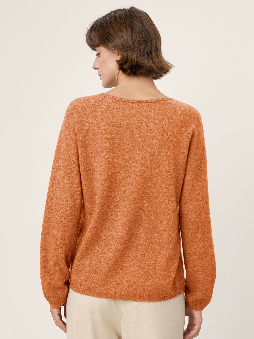 LINTICO Mongolian Cashmere & Mulberry Silk Seamless Ribbed Trim V-Neck Sweater TESSA — lifestyle context