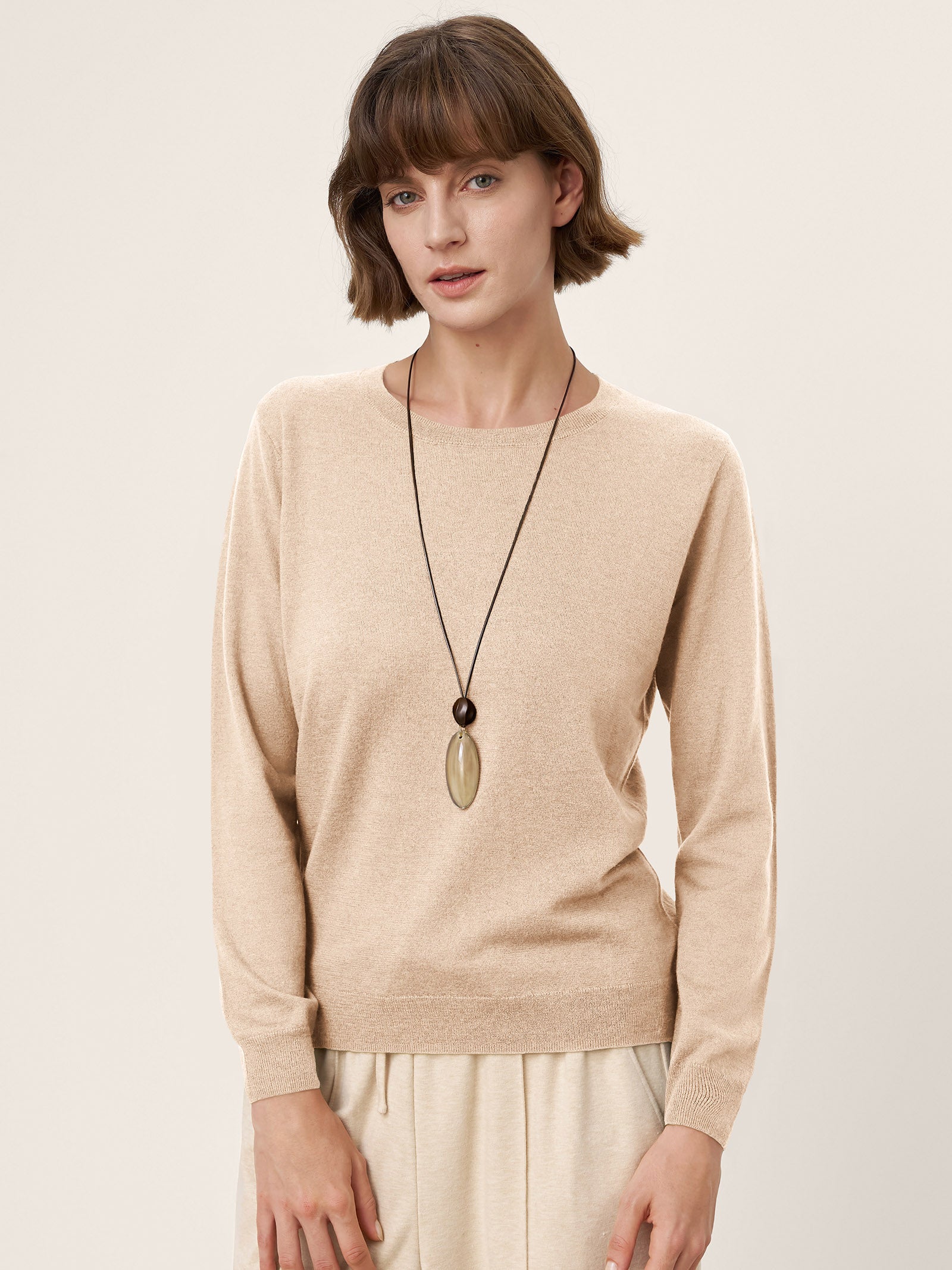 LINTICO 100% Extra-Fine Merino Wool Essential Crew Neck Knit Sweater BRIDGET — detail shot 7