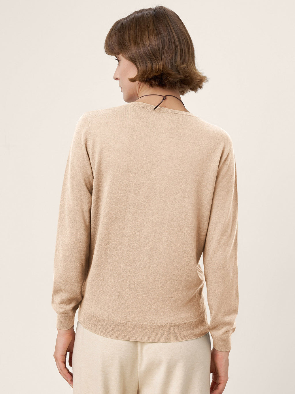 LINTICO 100% Extra-Fine Merino Wool Essential Crew Neck Knit Sweater BRIDGET — detail shot 8