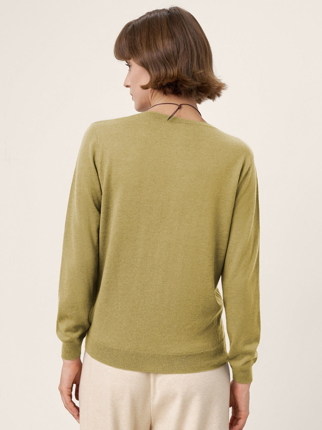LINTICO 100% Extra-Fine Merino Wool Essential Crew Neck Knit Sweater BRIDGET — detail shot 10