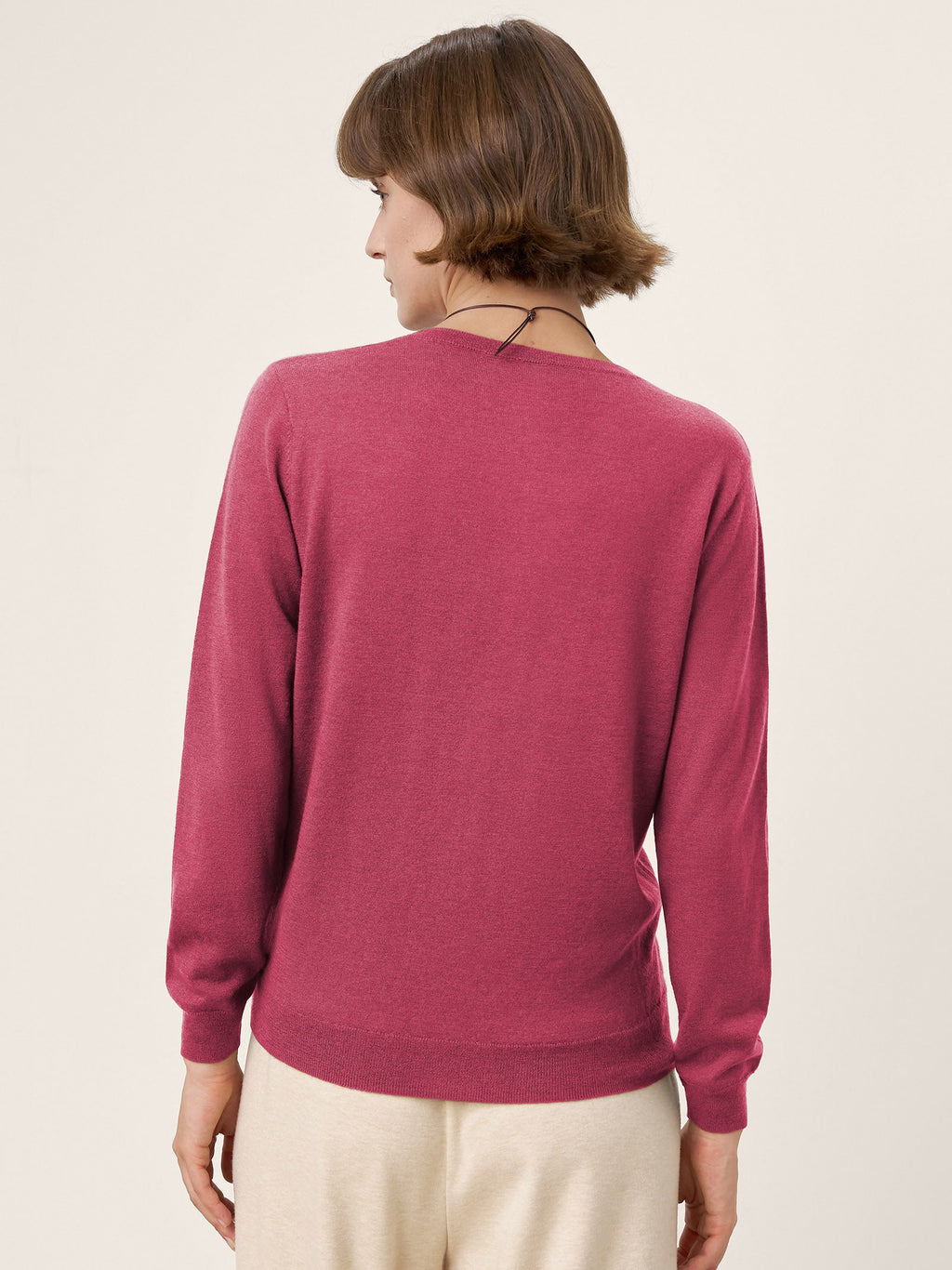 LINTICO 100% Extra-Fine Merino Wool Essential Crew Neck Knit Sweater BRIDGET — fabric or material detail