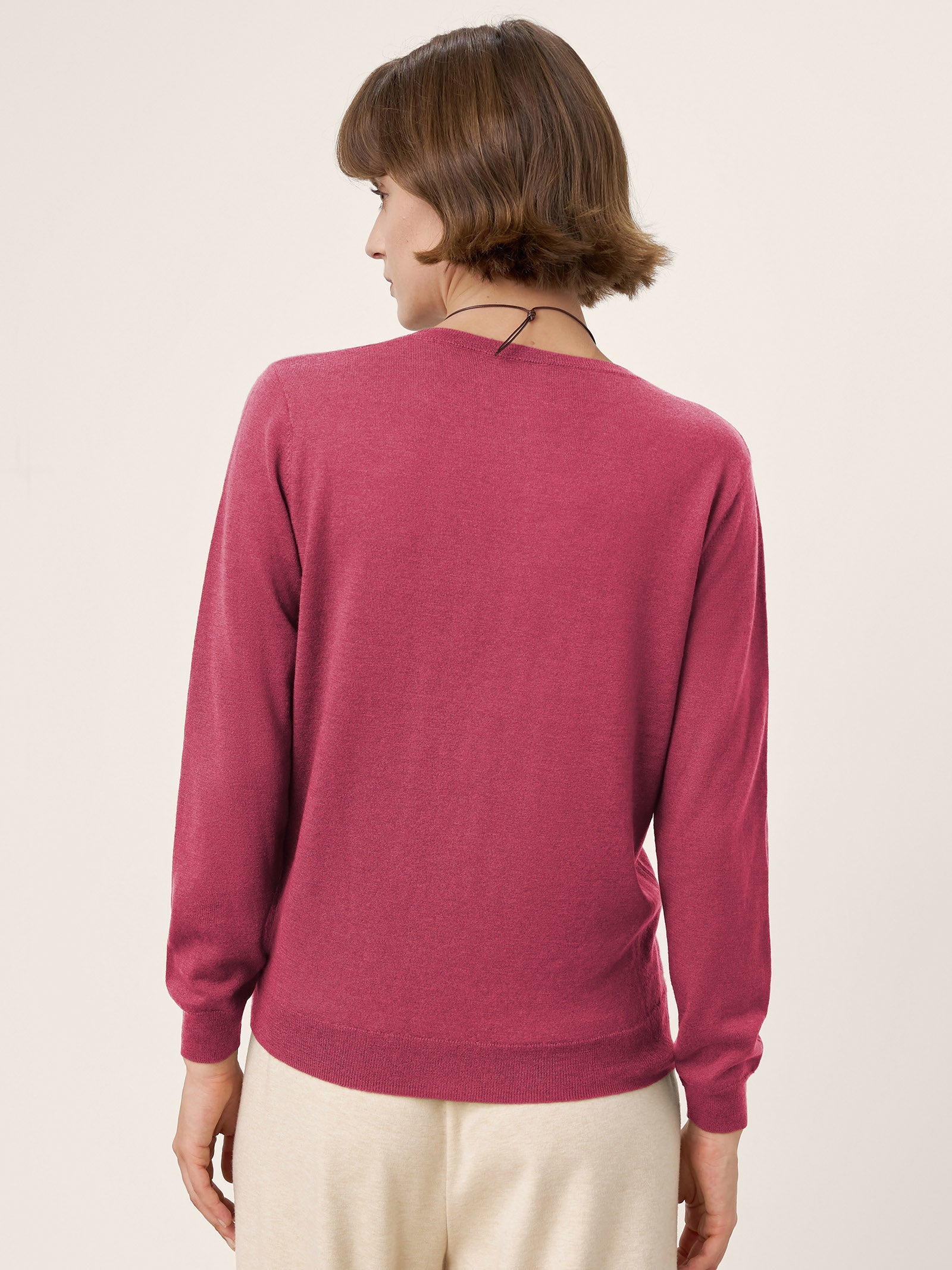 LINTICO 100% Extra-Fine Merino Wool Essential Crew Neck Knit Sweater BRIDGET — fabric or material detail