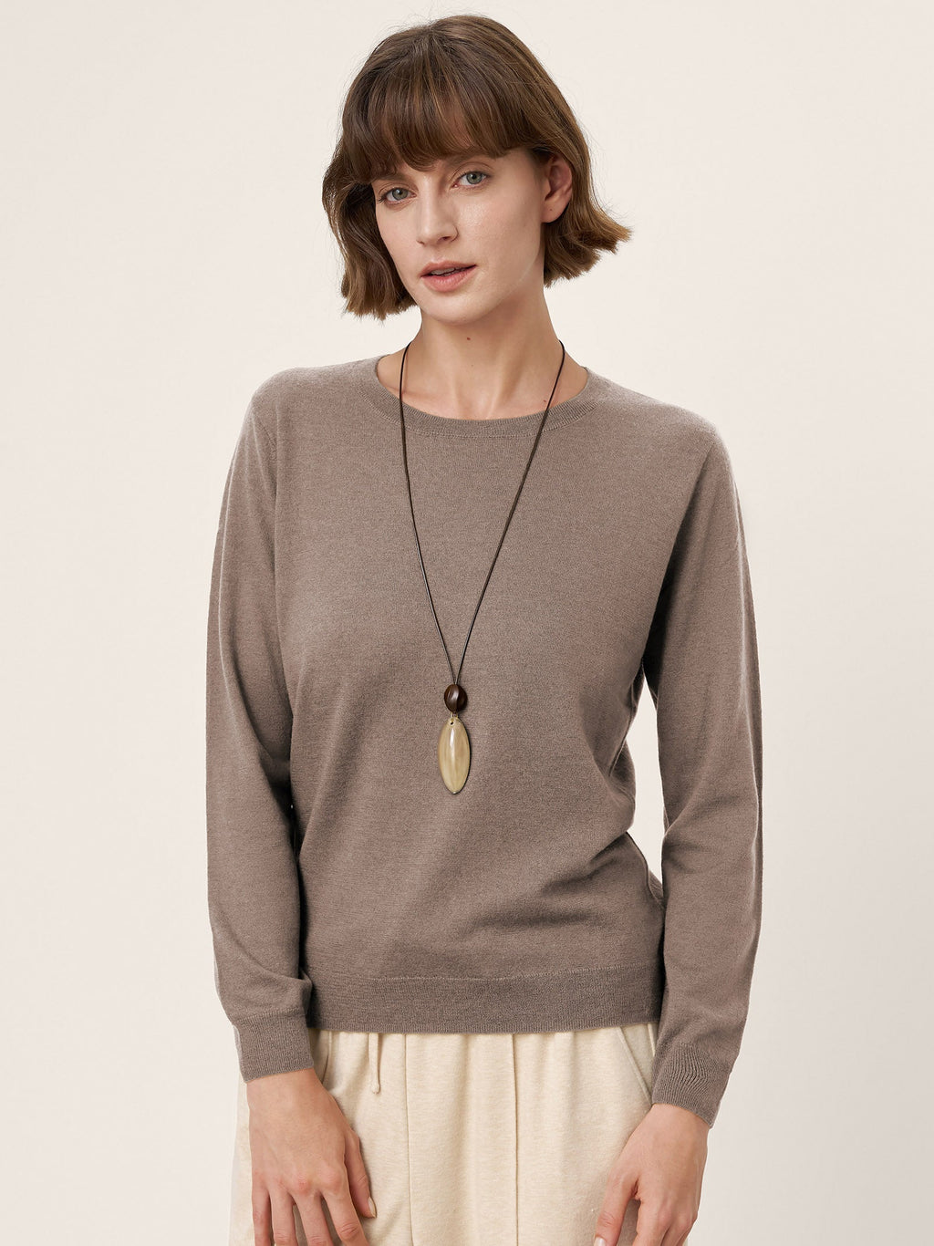 LINTICO 100% Extra-Fine Merino Wool Essential Crew Neck Knit Sweater BRIDGET — side view