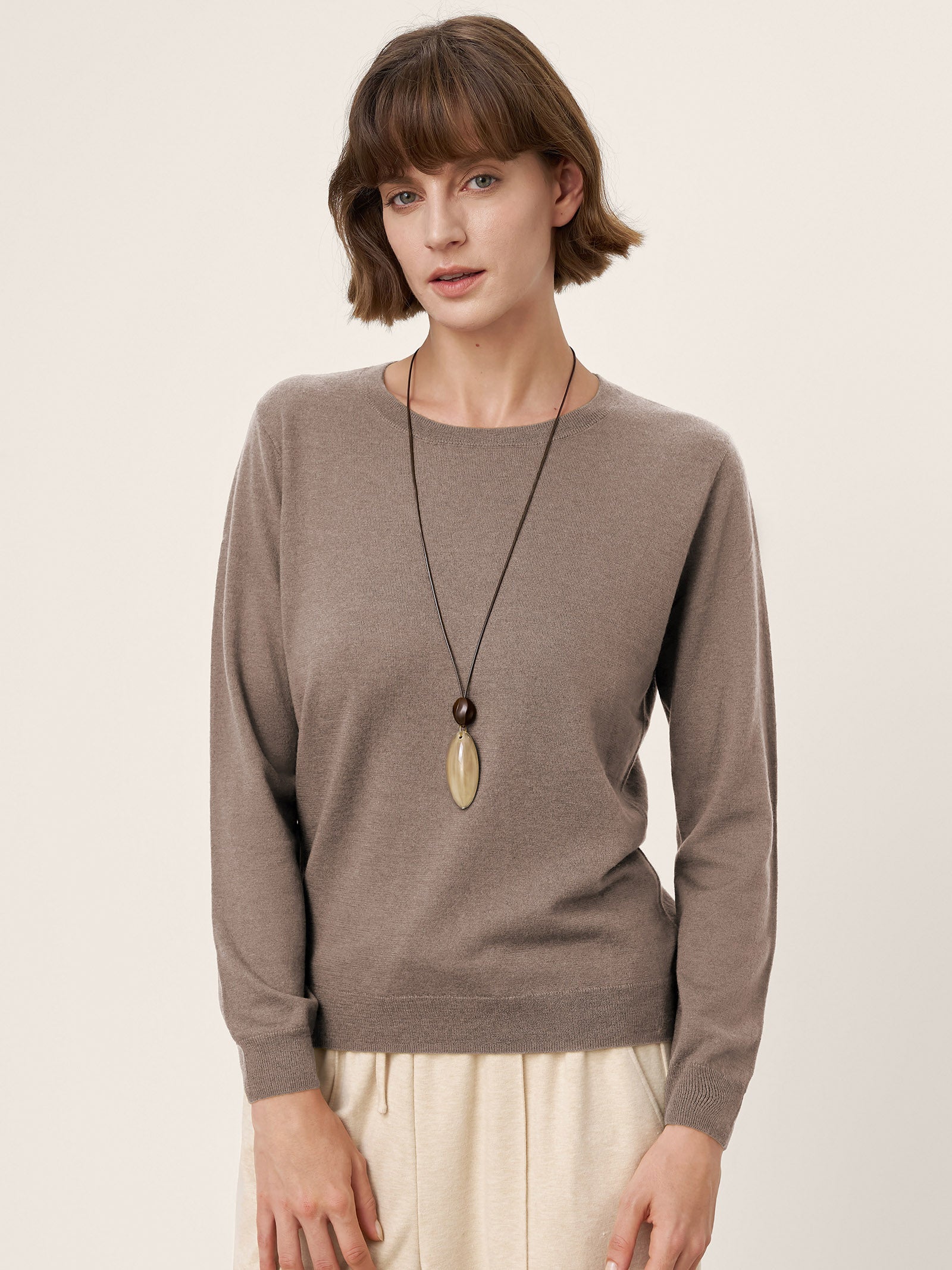 LINTICO 100% Extra-Fine Merino Wool Essential Crew Neck Knit Sweater BRIDGET — side view