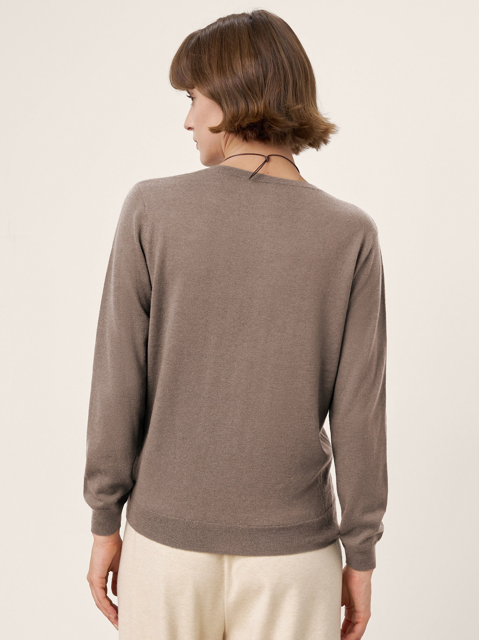 LINTICO 100% Extra-Fine Merino Wool Essential Crew Neck Knit Sweater BRIDGET — back view