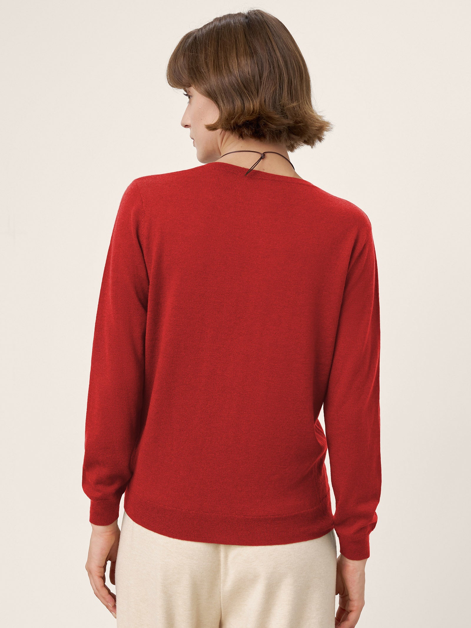 LINTICO 100% Extra-Fine Merino Wool Essential Crew Neck Knit Sweater BRIDGET — comparison shot