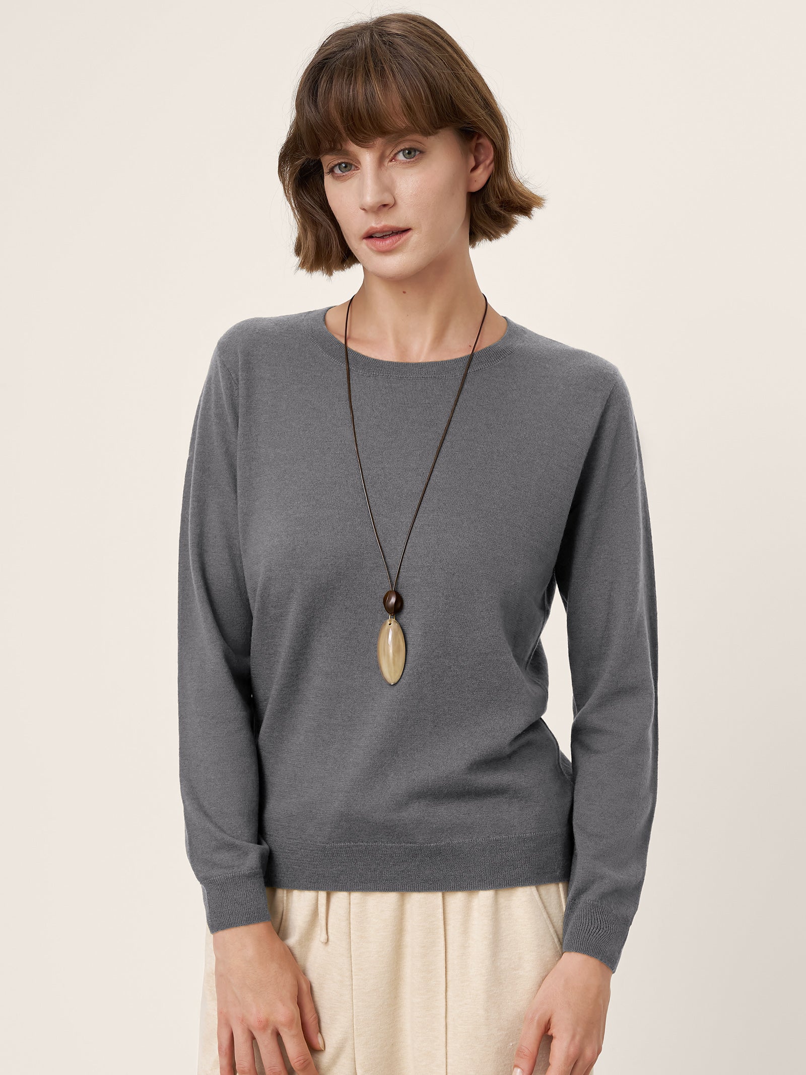 LINTICO 100% Extra-Fine Merino Wool Essential Crew Neck Knit Sweater BRIDGET — fabric or material detail