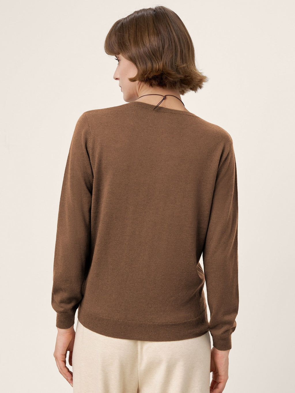 LINTICO 100% Extra-Fine Merino Wool Essential Crew Neck Knit Sweater BRIDGET — flat-lay composition