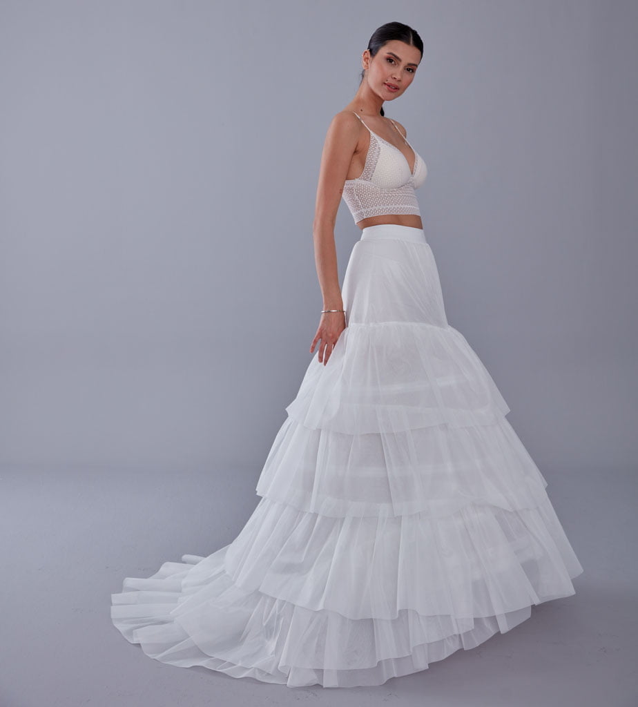 A line petticoat with train, Tiered Tulle Underskirt for Bridal Dress, Chapel Train Slip, White Crinoline 4 Hoop – Bridal Por