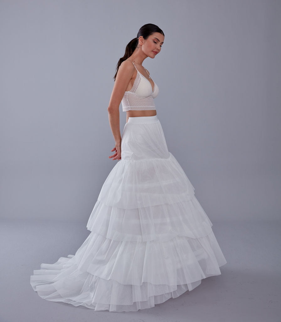 A line petticoat with train, Tiered Tulle Underskirt for Bridal Dress, Chapel Train Slip, White Crinoline 4 Hoop – Bridal Por