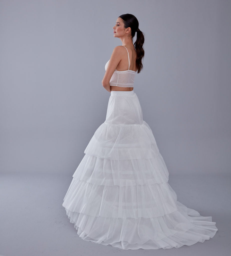 A line petticoat with train, Tiered Tulle Underskirt for Bridal Dress, Chapel Train Slip, White Crinoline 4 Hoop – Bridal Por