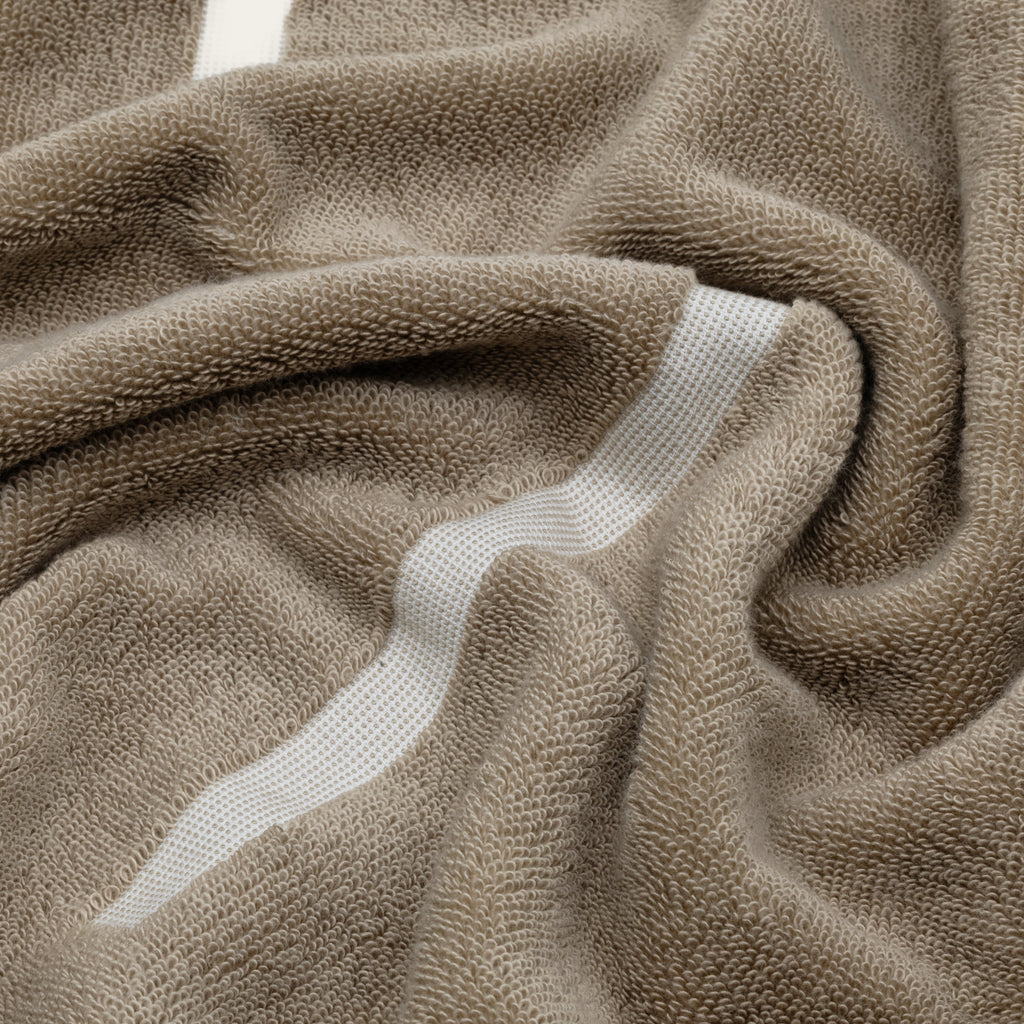 Italic Sorrel Towels — side view