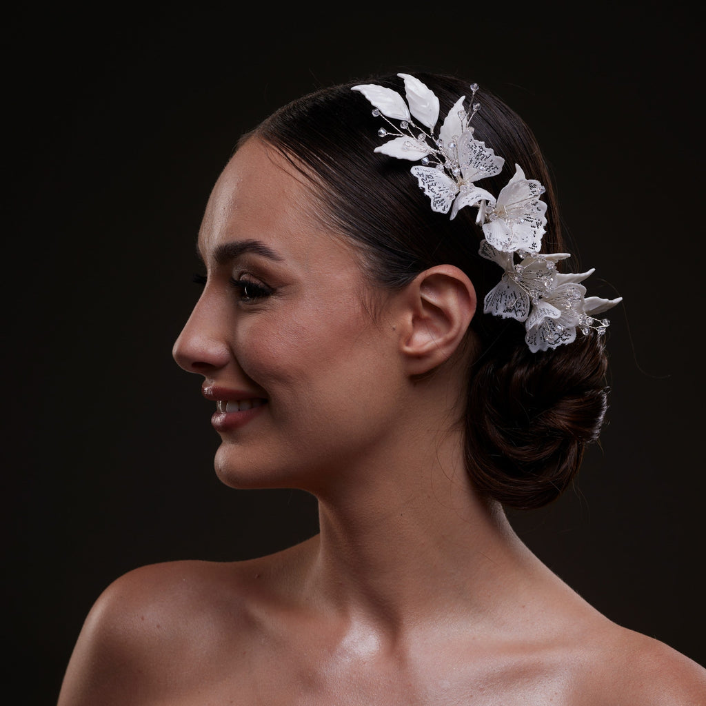 Elegant White Flower & Bead Bridal Hair Comb – Bridal Port, view 4