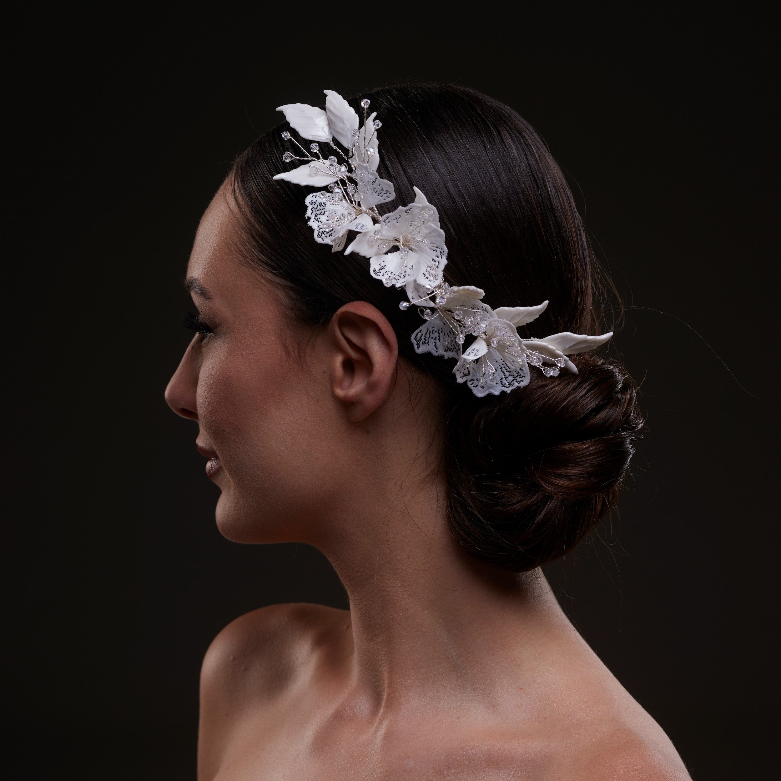 Elegant White Flower & Bead Bridal Hair Comb – Bridal Port, view 7