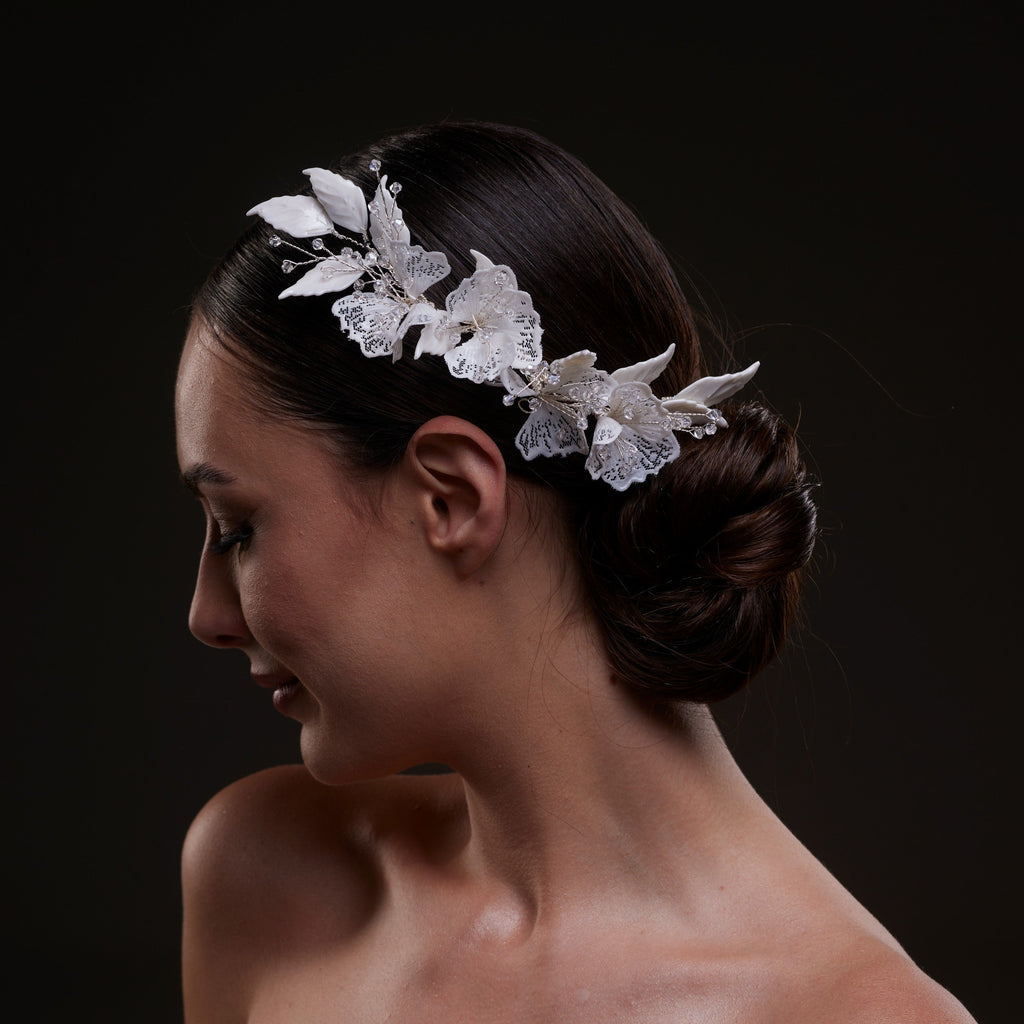 Elegant White Flower & Bead Bridal Hair Comb – Bridal Port, view 5