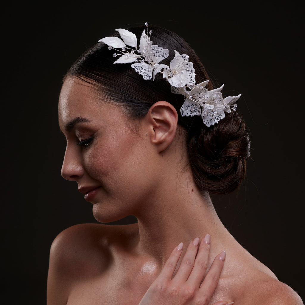 Elegant White Flower & Bead Bridal Hair Comb – Bridal Port, view 3