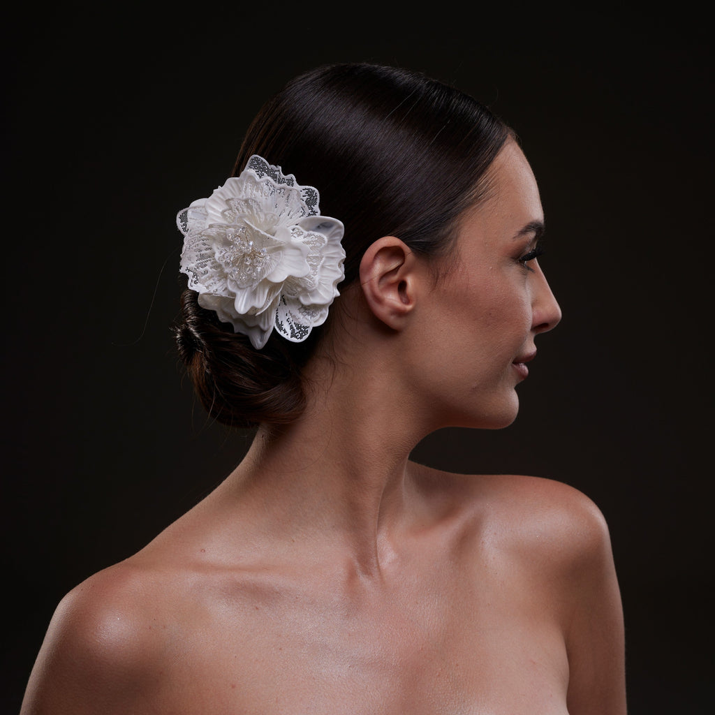Elegant White Flower Bridal Hair Comb – Bridal Port, view 7