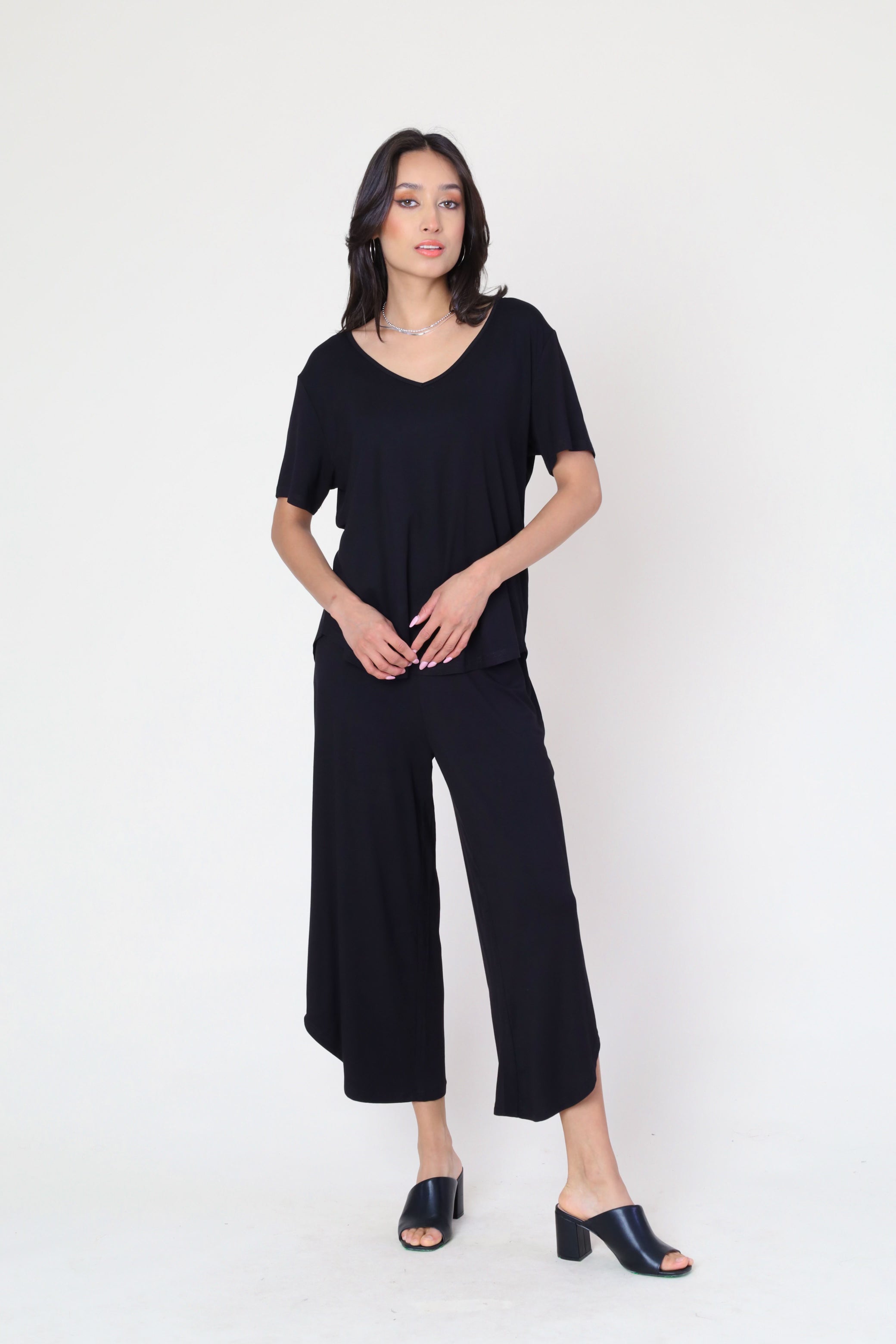 KADOU BOUTIQUE Breathable Bamboo Capri Pants — main product shot