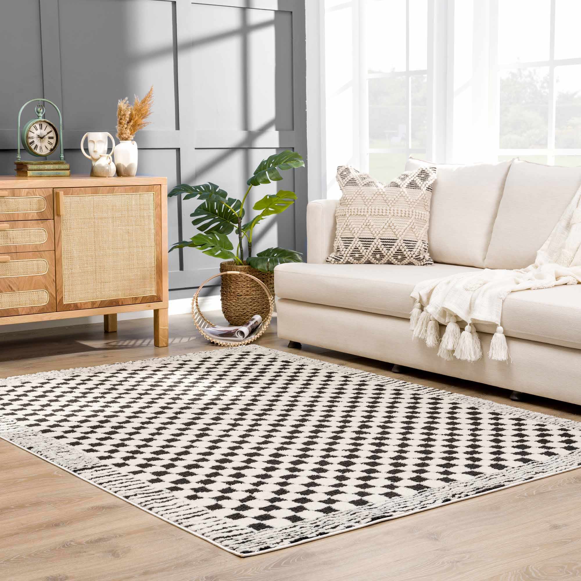 Leryn Black & White Checkered Area Rug – Boutique Rugs, view 17
