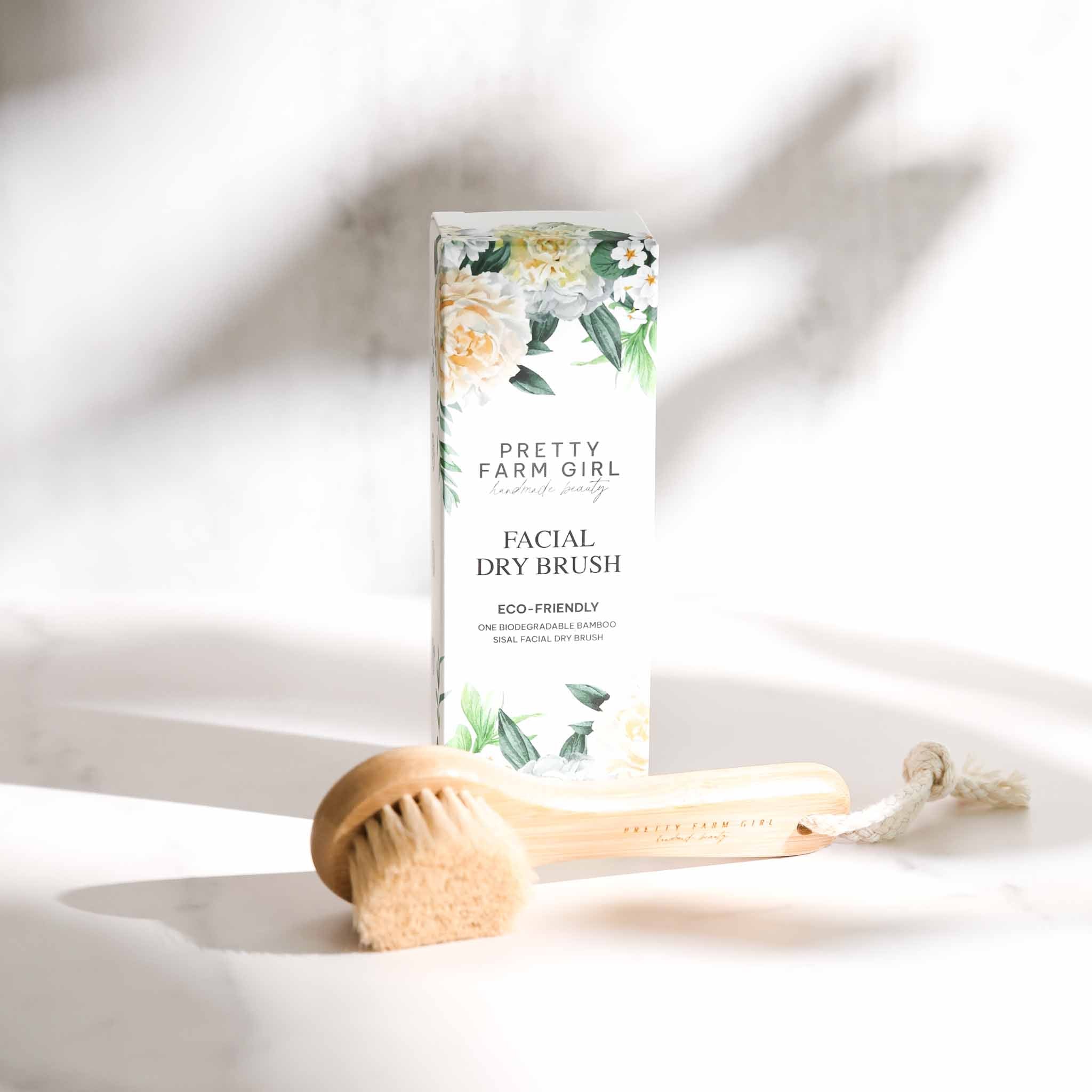 Pretty farm girl Dry Face Brush — main product shot