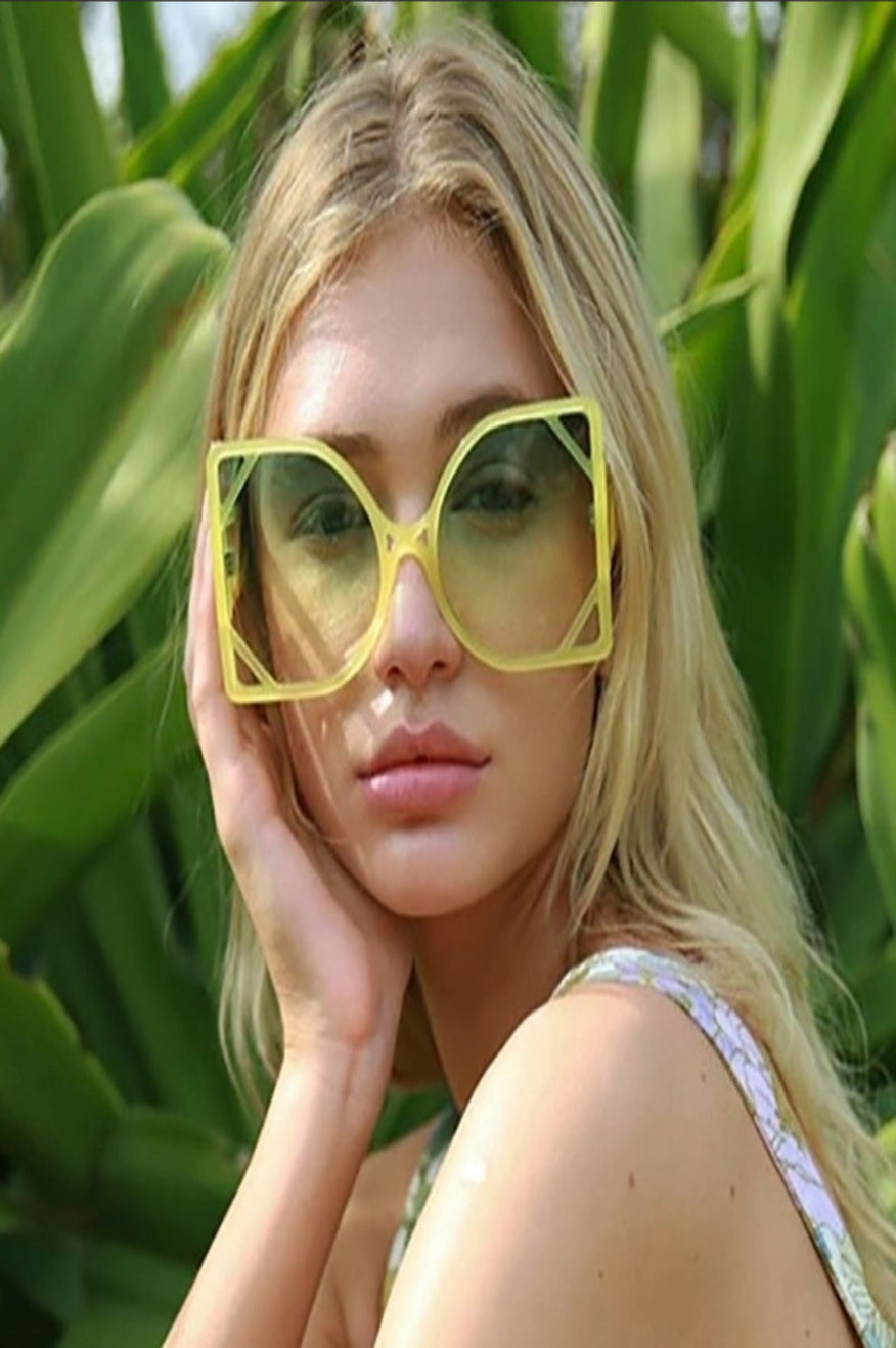 Pretty Little Patriot Pretty Little Patriot Boujee Boat sunglasses — main product shot