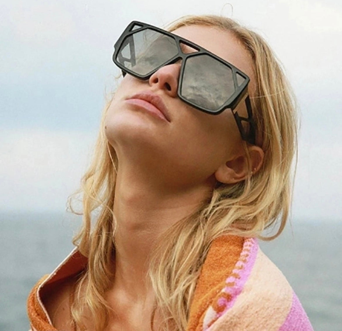 Pretty Little Patriot Pretty Little Patriot Boujee Boat sunglasses — detail shot 6