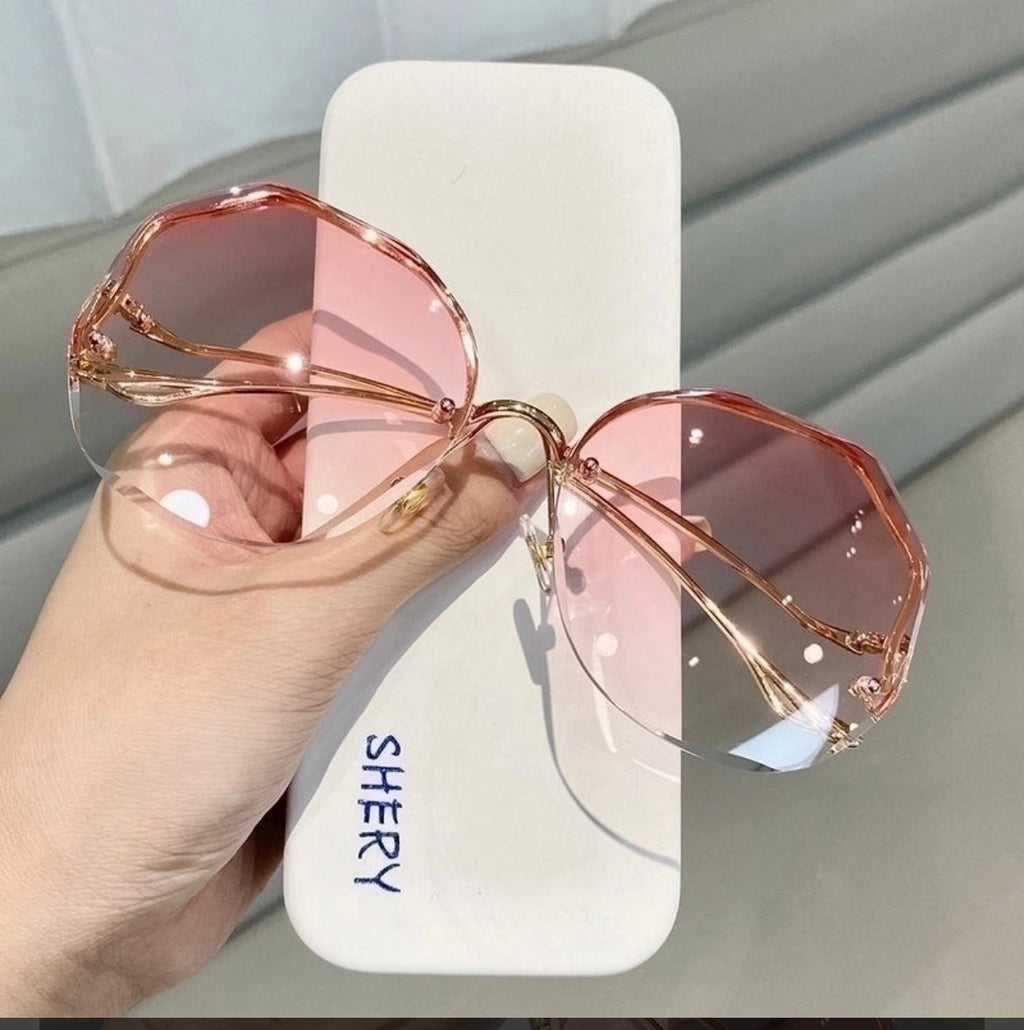Pretty Little Patriot Pretty Little Patriot Shopaholic Sunglasses — construction detail