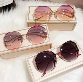 Pretty Little Patriot Shopaholic Sunglasses