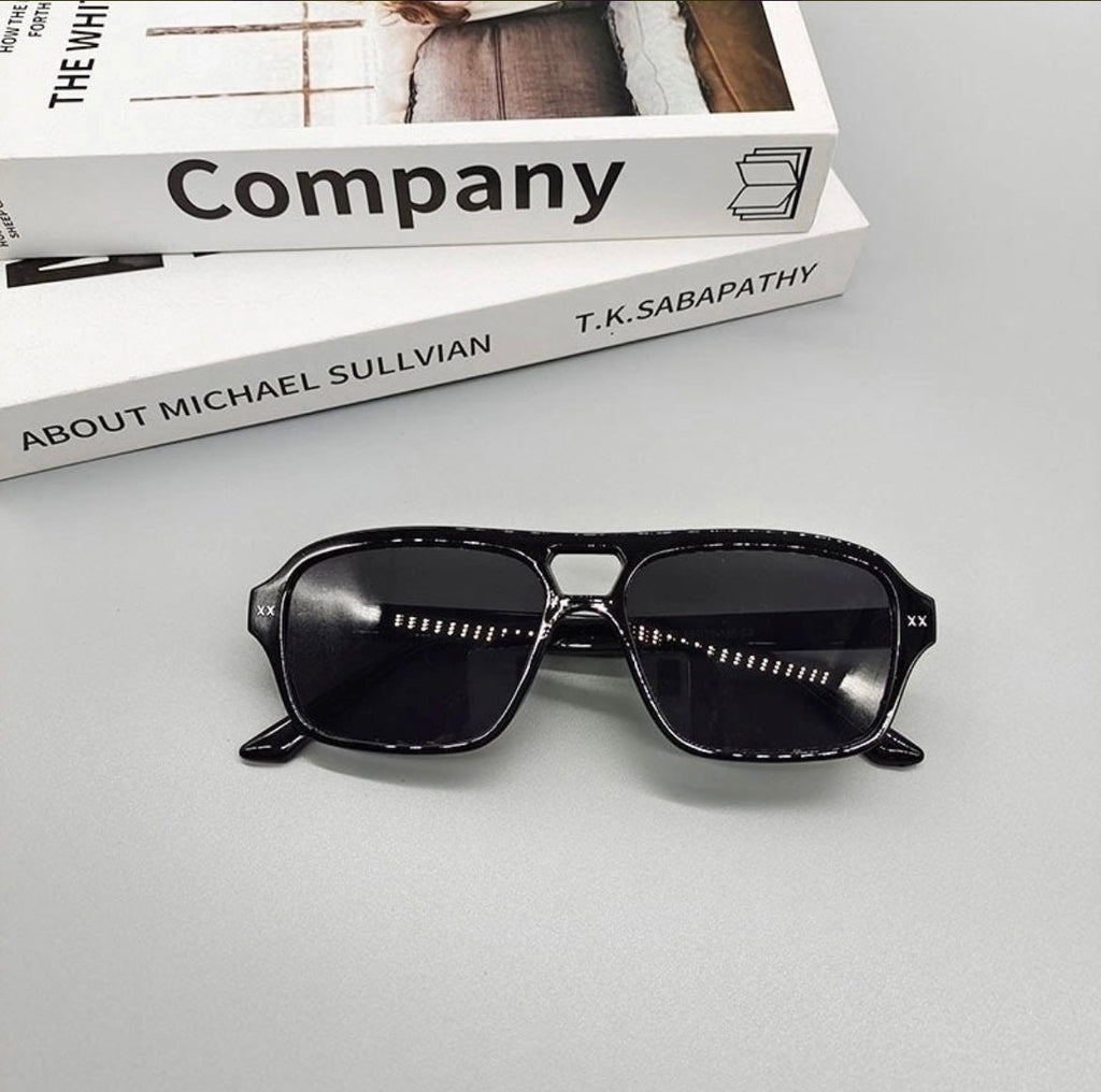 Pretty Little Patriot Pretty Little Patriot Chic Multicolor Sunglasses — construction detail