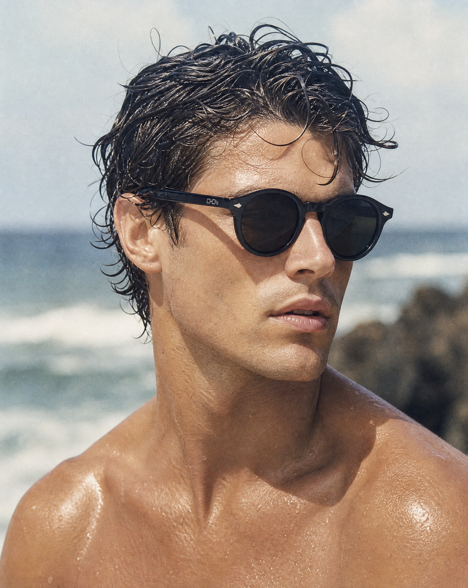OASIS Black Polarized Round Sunglasses