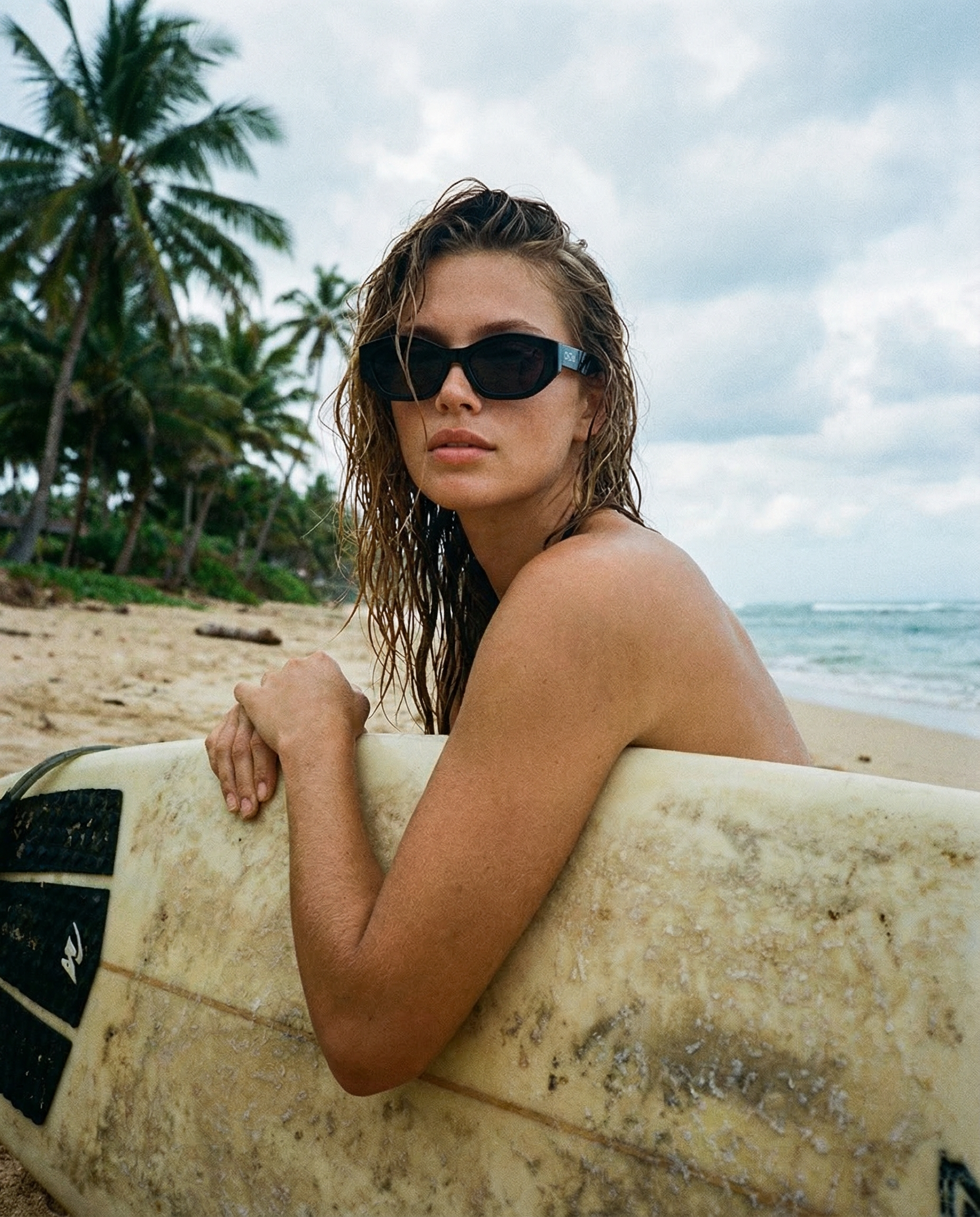 OHO's OHO's CHIC Sunglasses (Color Variant 3) — Polished Sleek Frames — construction detail