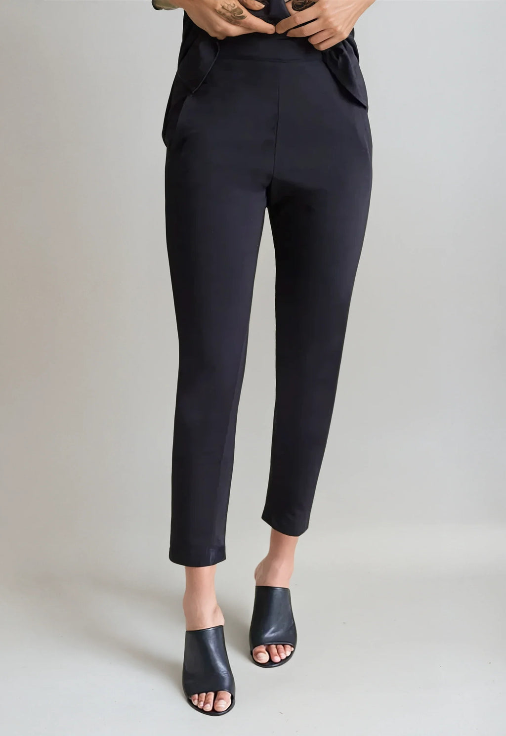 Buki Ginza Jogger Pant — detail close-up