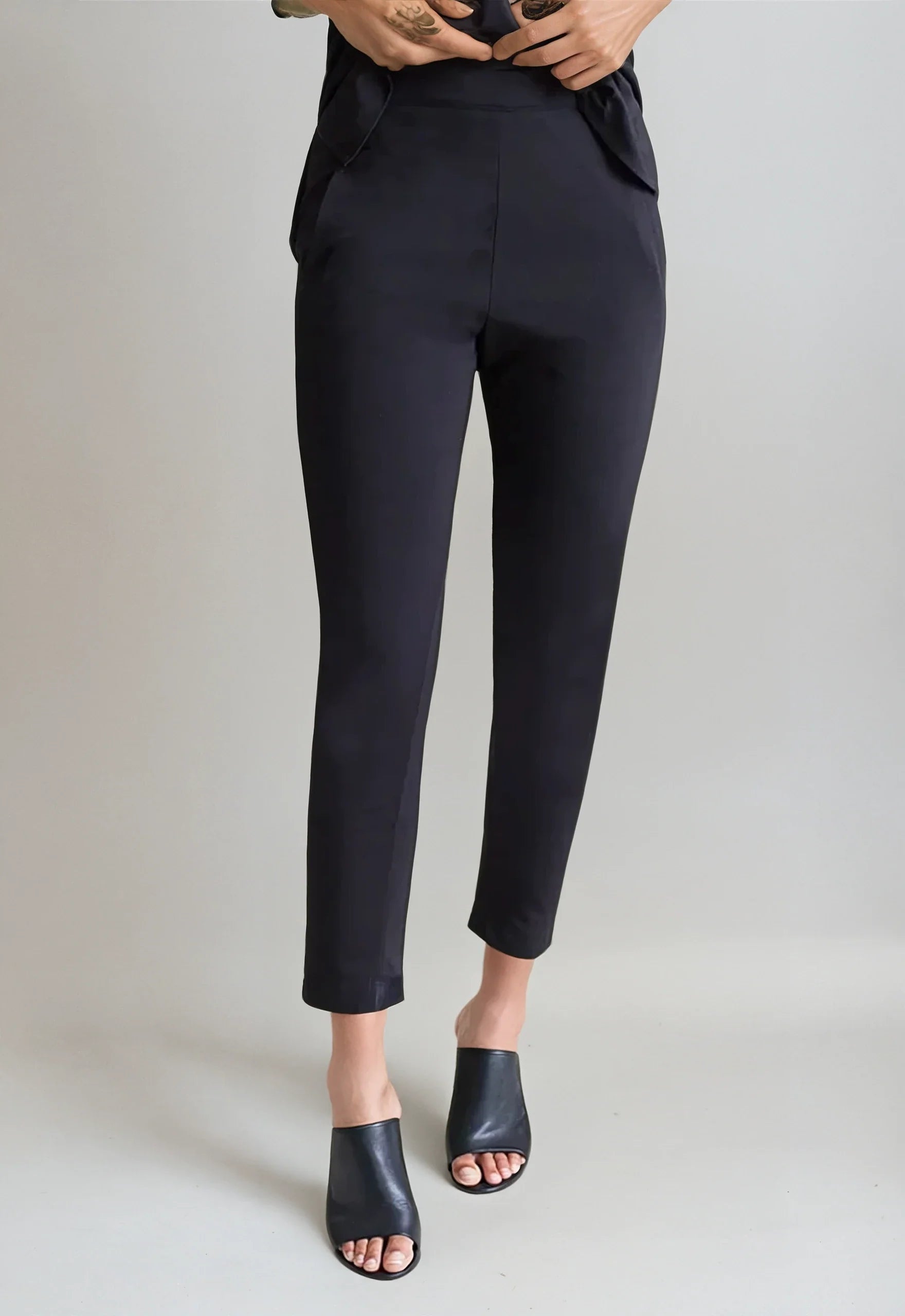 Buki Ginza Jogger Pant — detail close-up