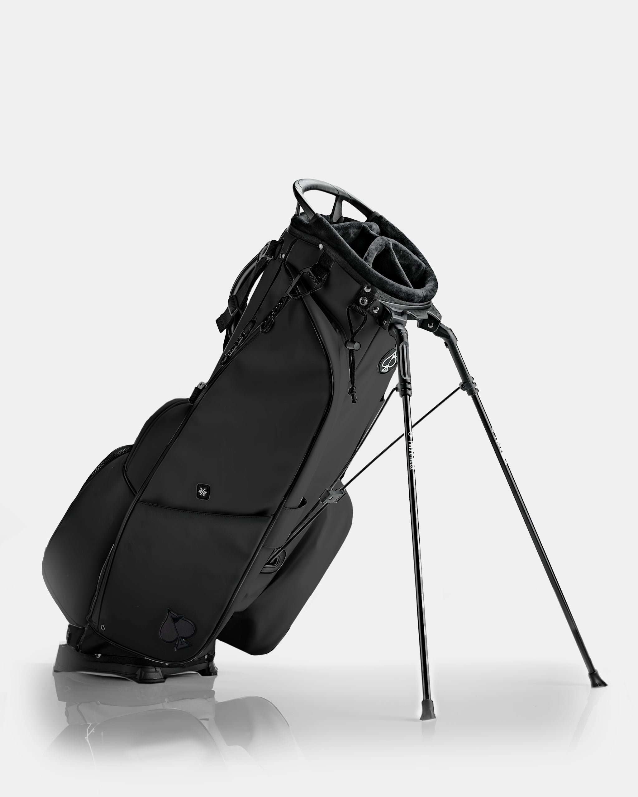 Pins and Aces Player Preferred™ Golf Bag - Obsidian — detail close-up