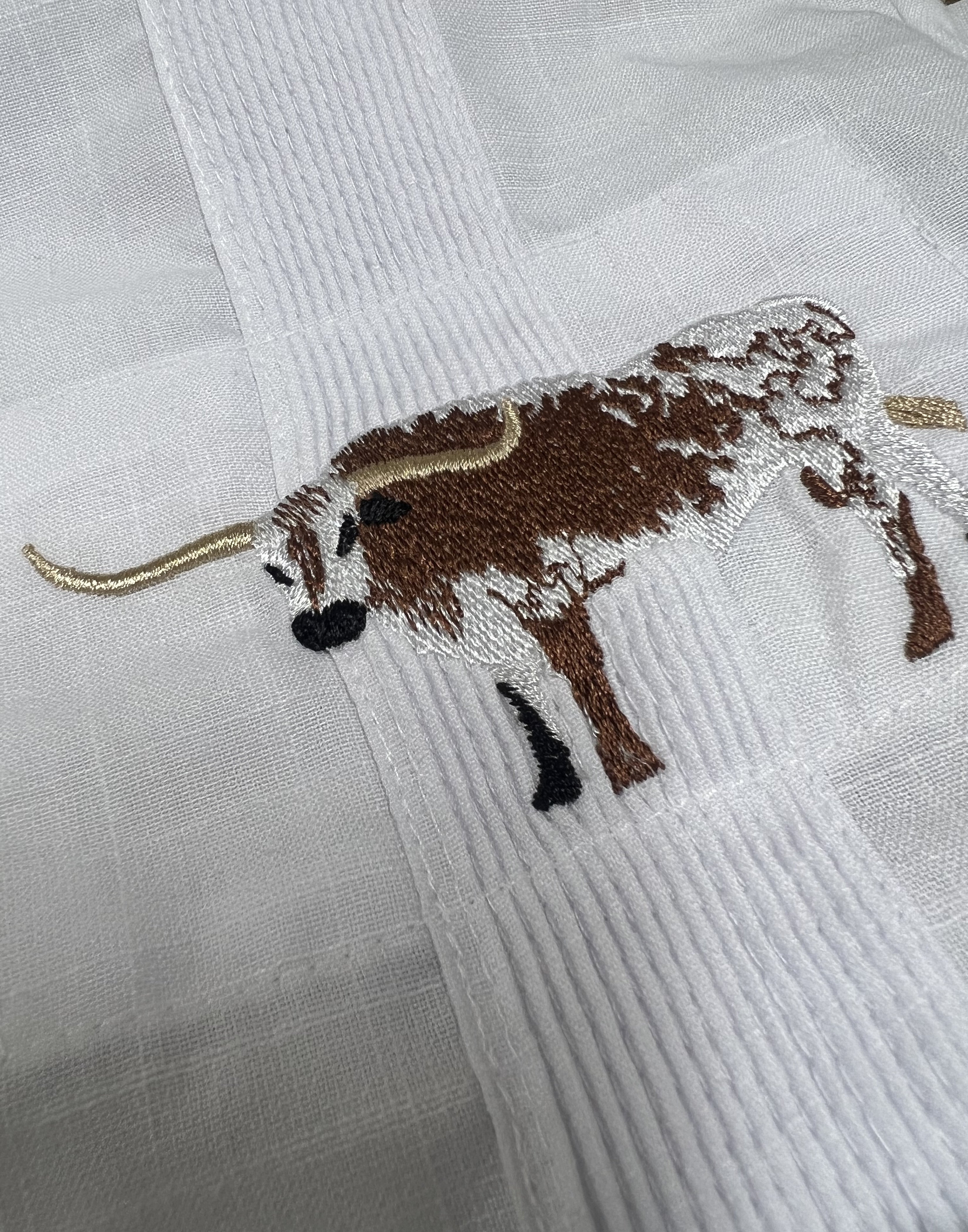 American Duke Apparel Company Guayabera - Texas Longhorns — construction detail