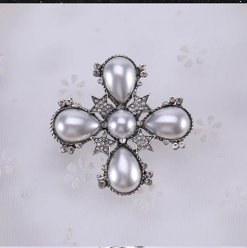 Envy NYC Envy NYC Designer Chanel Brooch Jewelry — detail shot 9