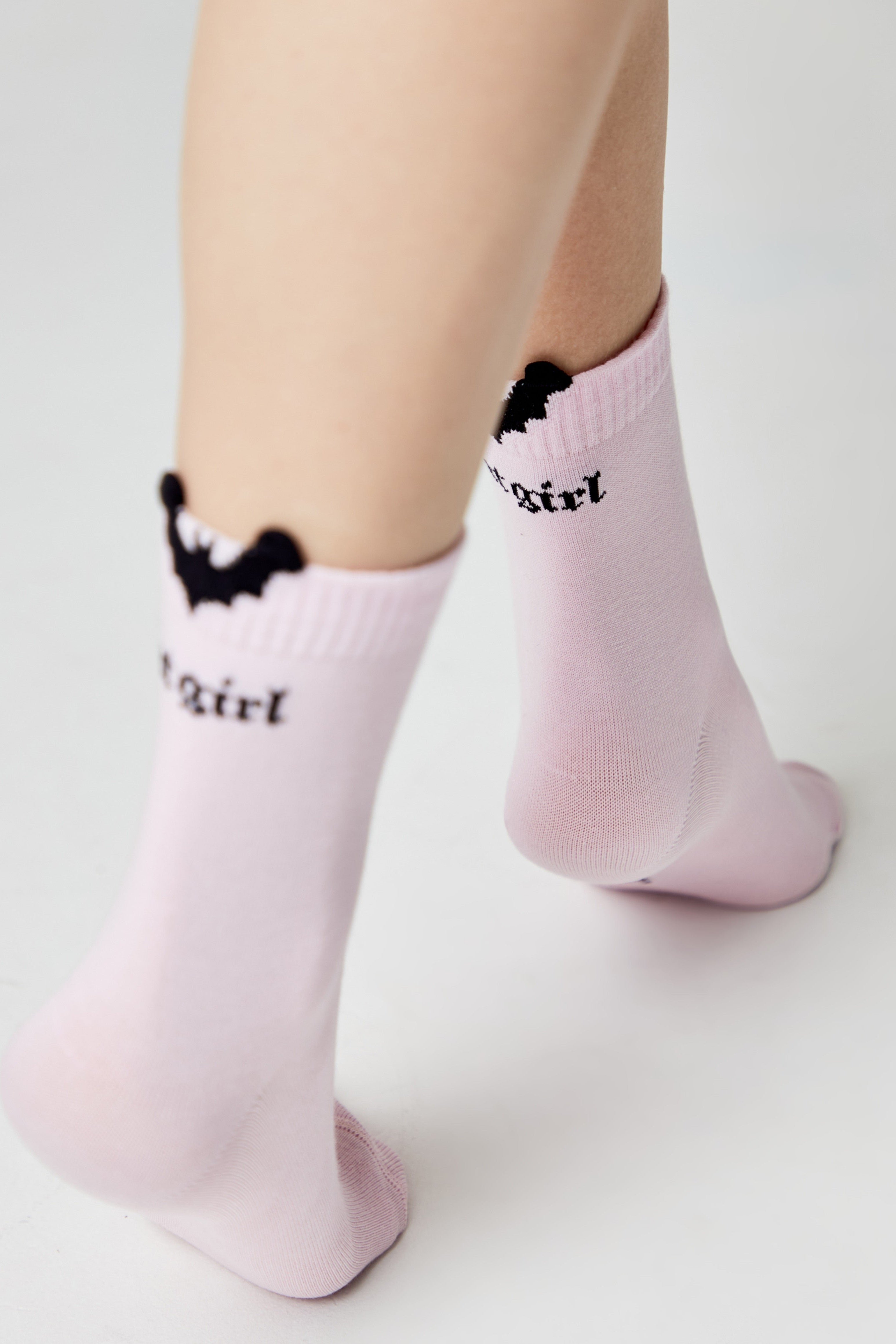 TheRanok.com Cotton Socks Conte Classic 245 - Picot "Batgirl" — detail close-up