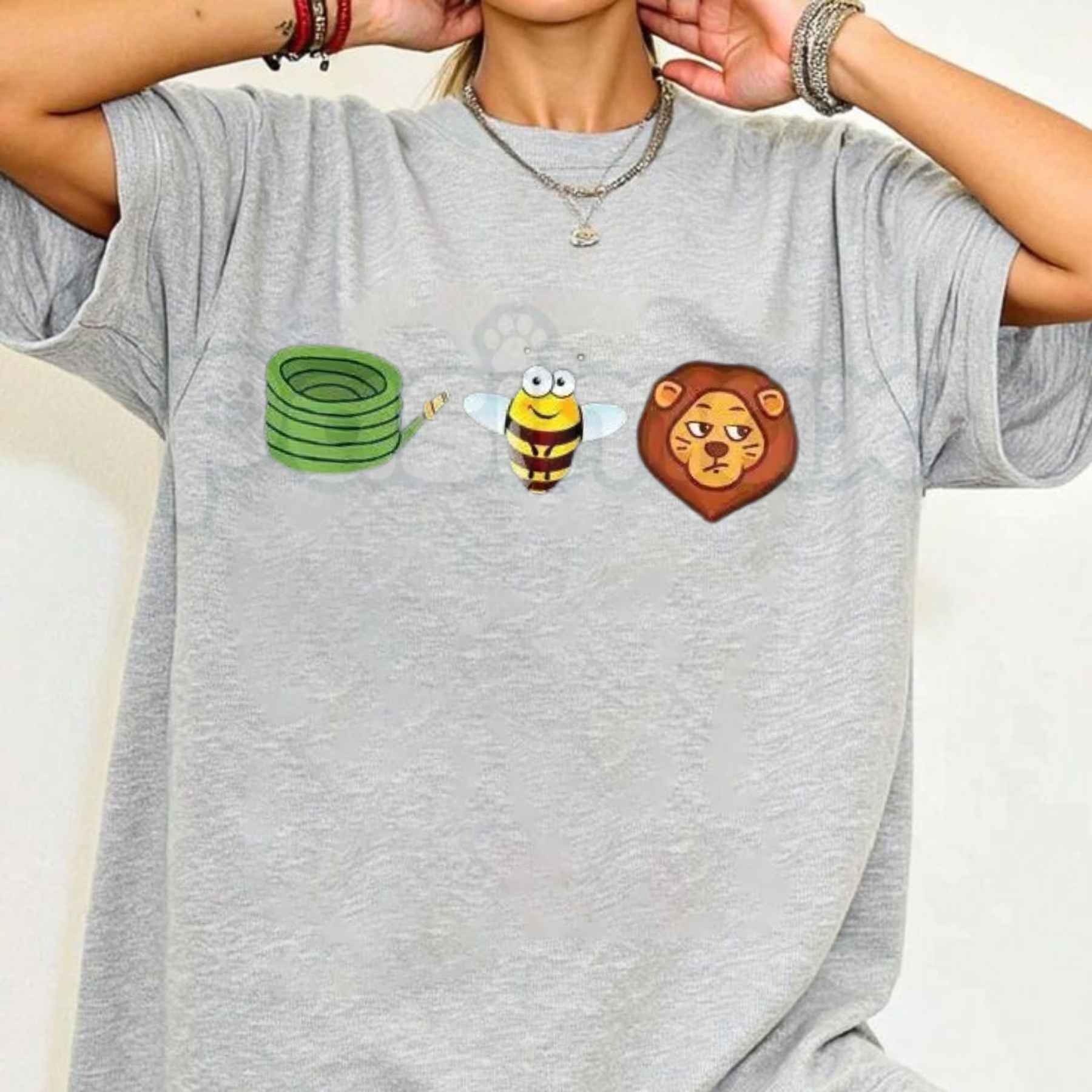 Hose Bee Lion Graphic T-Shirt – Funny Wordplay Animal Pun Mens Cotton Short Sleeve Tee
