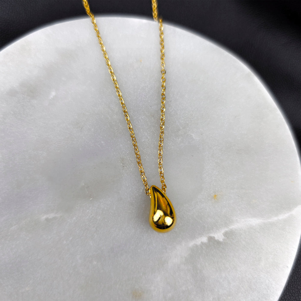 BodyCandy Stainless Steel Gold Tone PVD Chain Dainty Teardrop Pendant Necklace — detail close-up