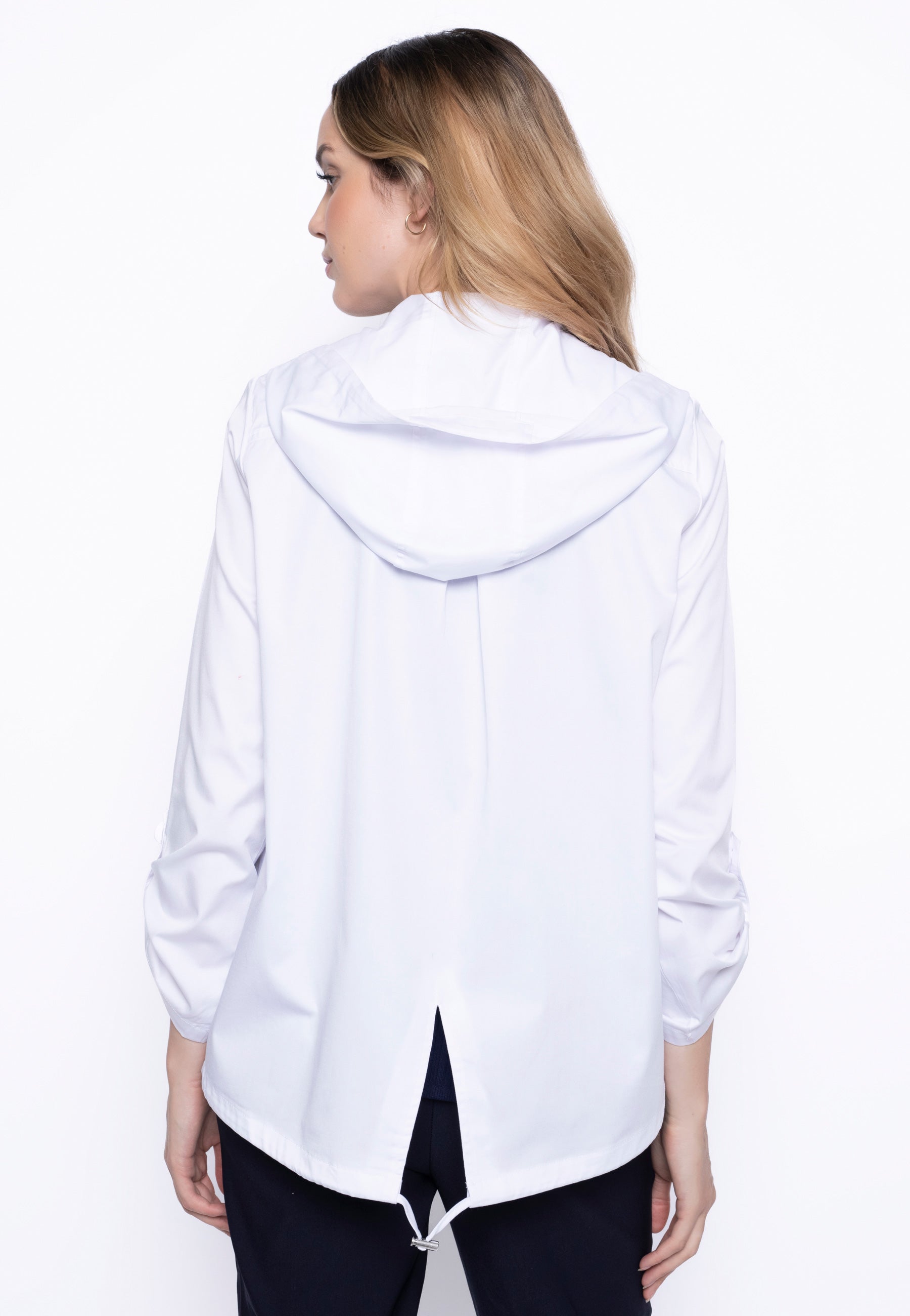 KADOU BOUTIQUE Lightweight White Jacket — detail close-up