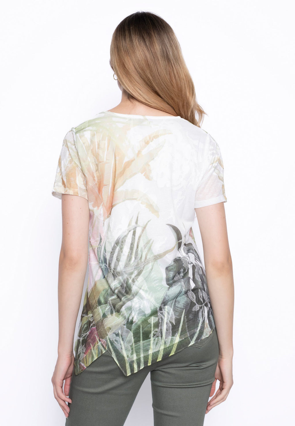 KADOU BOUTIQUE Floral Asymmetrical Hem Top — detail close-up