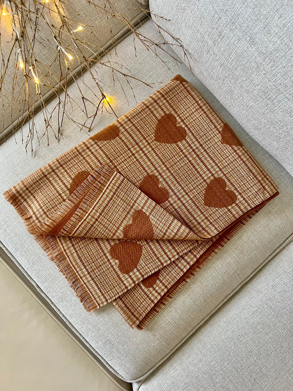KADOU BOUTIQUE Juliette Winter Wrap - Camel — detail close-up