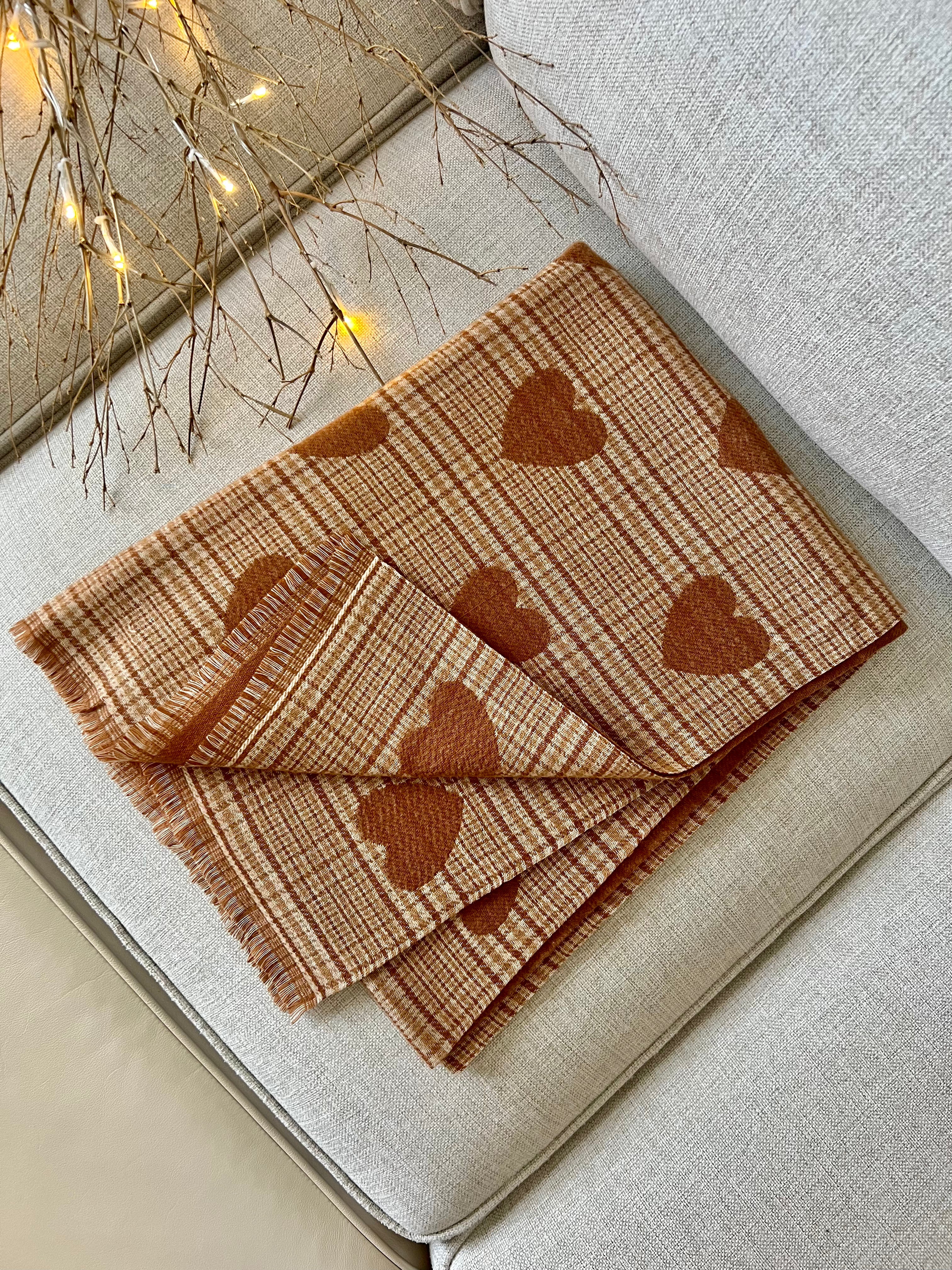 KADOU BOUTIQUE Juliette Winter Wrap - Camel — detail close-up