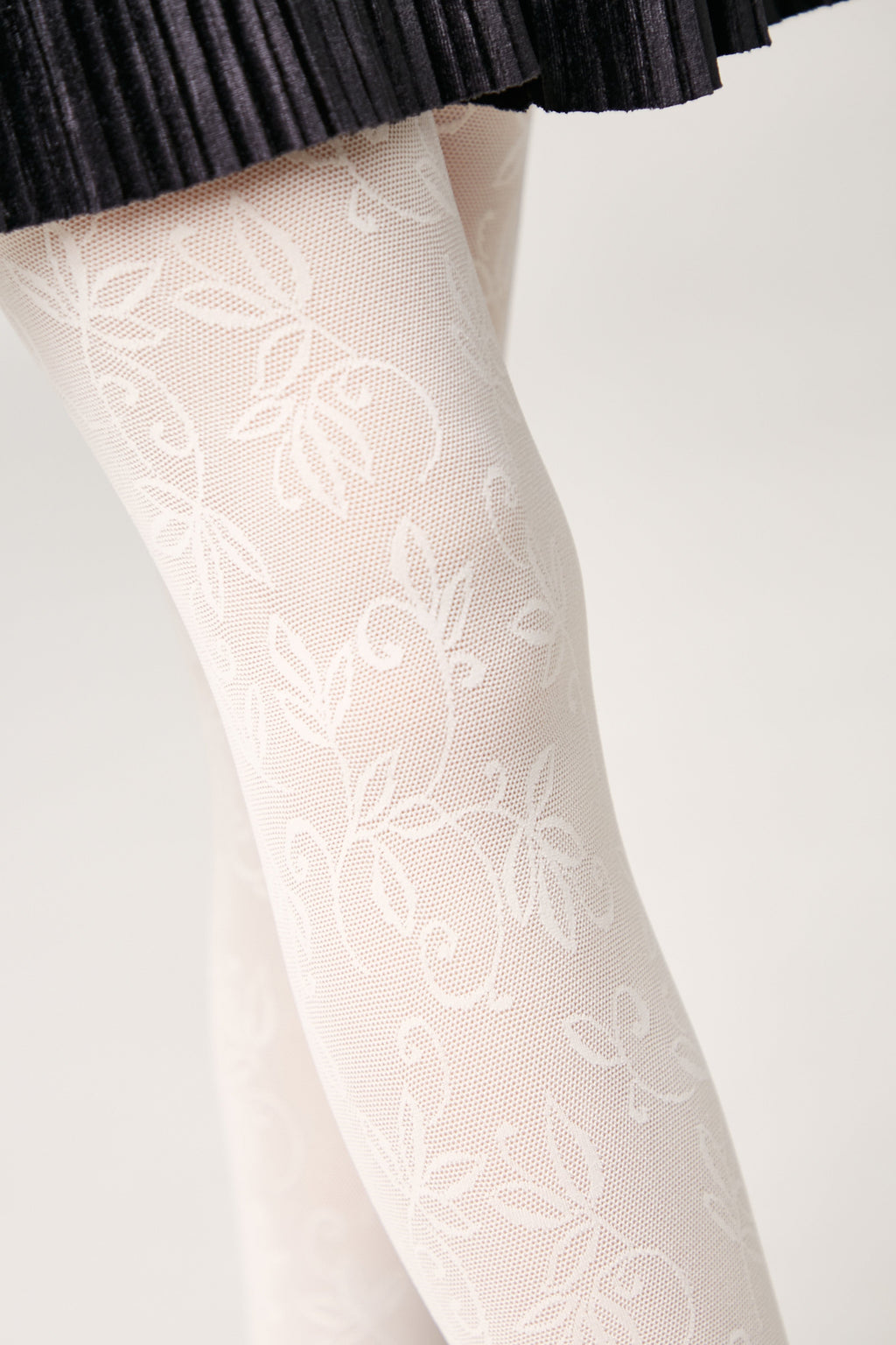 TheRanok.com Conte Tights for girls Ketty 40 Den - Floral Pattern — flat-lay composition