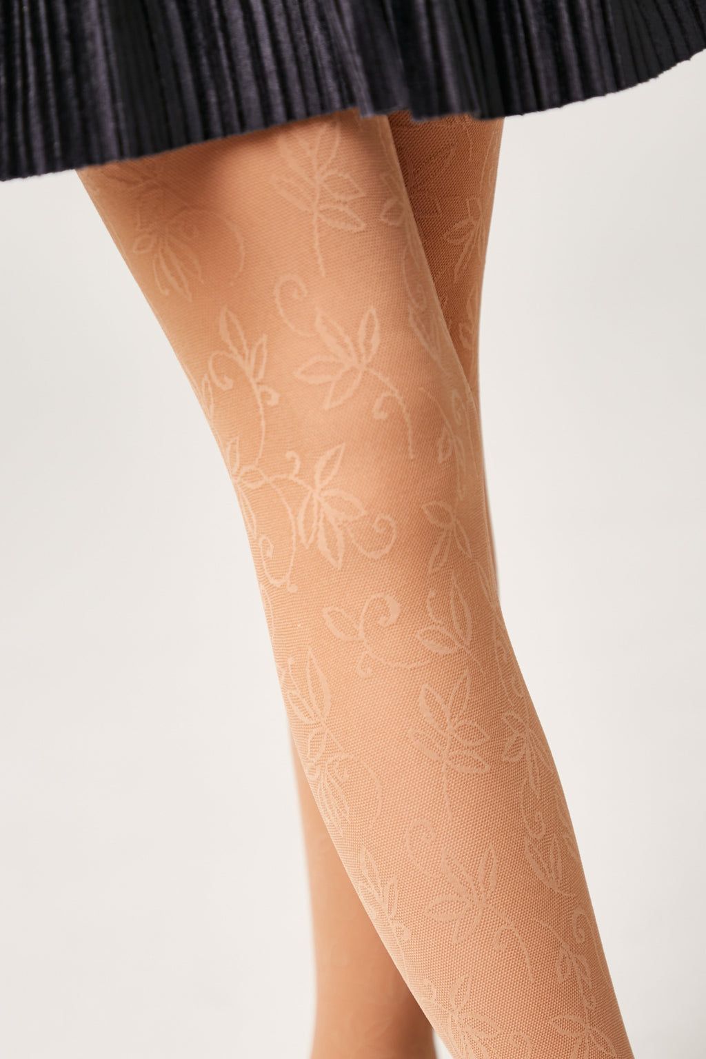 TheRanok.com Conte Tights for girls Ketty 40 Den - Floral Pattern — detail close-up