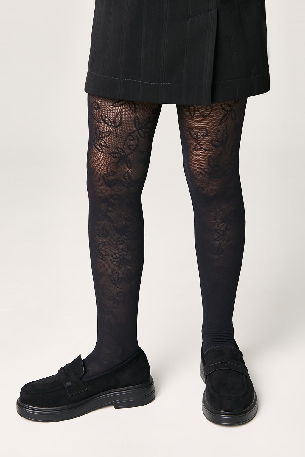 TheRanok.com Conte Tights for girls Ketty 40 Den - Floral Pattern — in-use photo